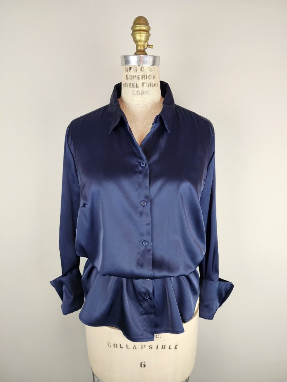 Banana Republic Classic Fit Navy Silk L/Sleeve Barrel Cuff Button Front Shirt